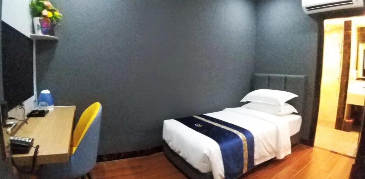 Good 9 Hotel - Cahaya Kota Puteri Пасір-Ґуданґ Екстер'єр фото